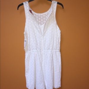 5/48 Maryam optic white romper